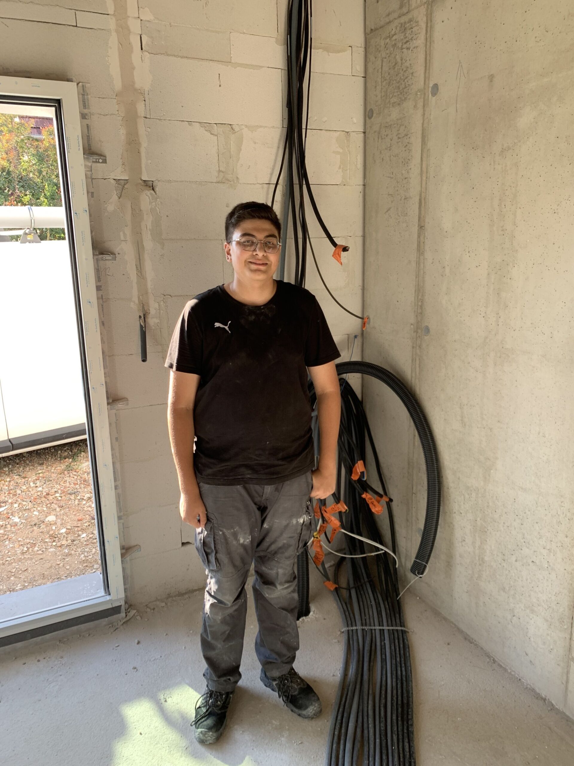 KAAN APPRENTISSAGE 2 SCALED | Schwey électricité SCHWEY Electricité accueille un apprenti Illkirch-Graffenstaden
